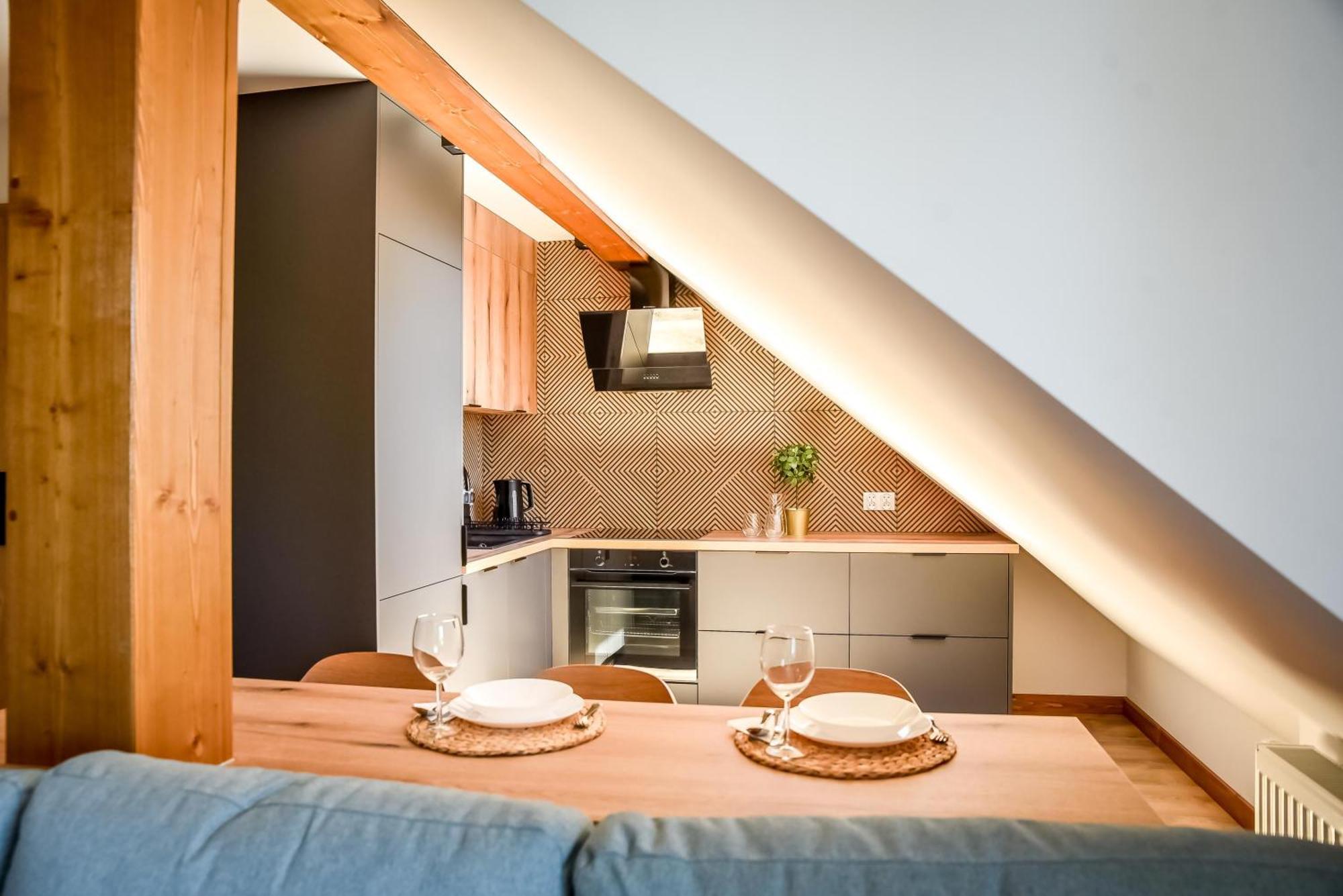 Podtatrzanskie Apartamenty Neumarkt Exterior foto