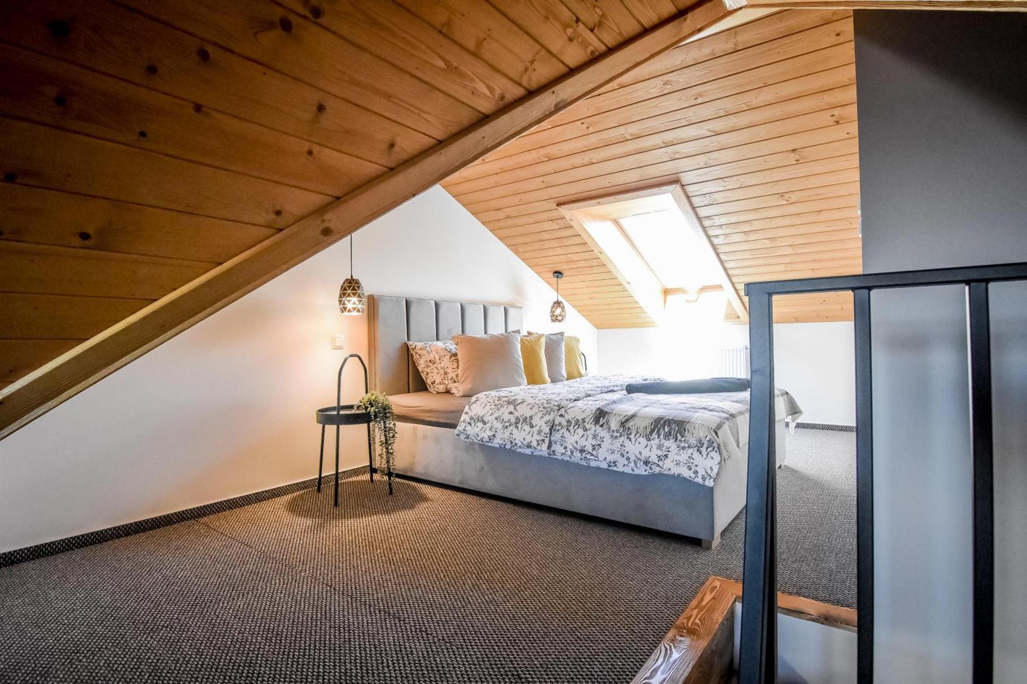 Podtatrzanskie Apartamenty Neumarkt Exterior foto